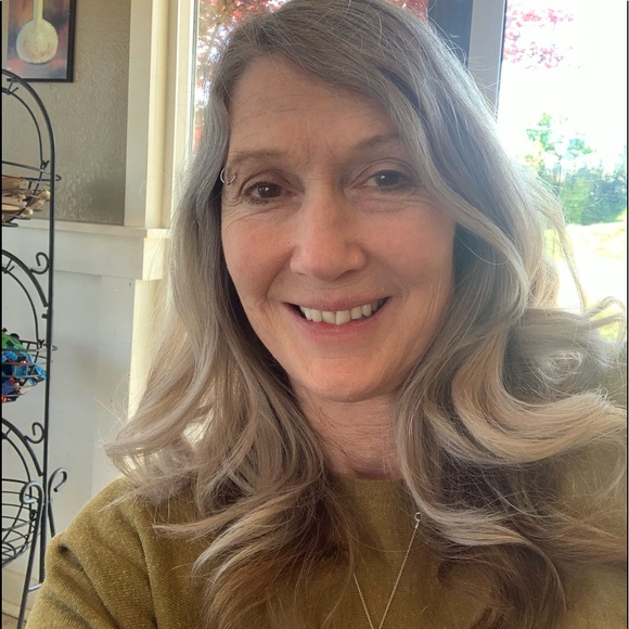 Meet your Posher, Mavis - Picture 2 of 4